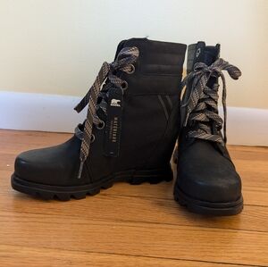 SOREL boots size 6
